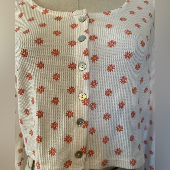 PAC Cares Crop - Picture 3 of 4